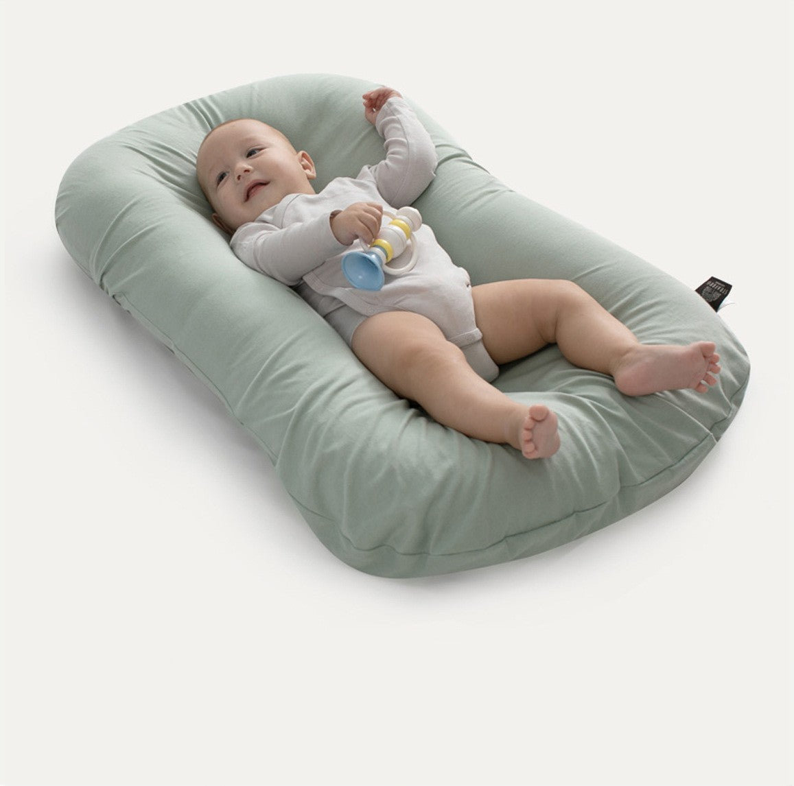 Newborn Baby Comfort Portable Movable Bionic Bed