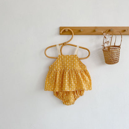 Two-piece Baby Girl Suit With Jacquard Blouse Suspenders Bread Pants